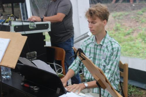 2241A9CC-3877-4B84-8B8F-F83A6EE5BF2F